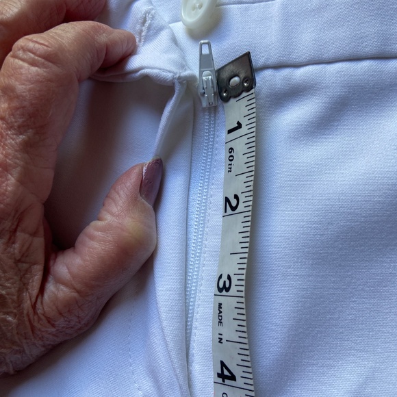 Woman’s Talbots 12 Petite White lined Summer Crop Capris EXC - Picture 7 of 7